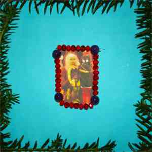 Big Troubles - She Smiles For Pictures FLAC album